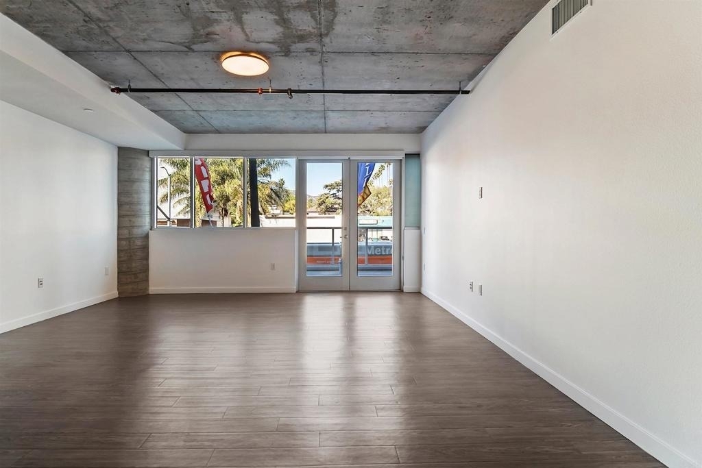 5750 Hollywood Boulevard - Photo 13