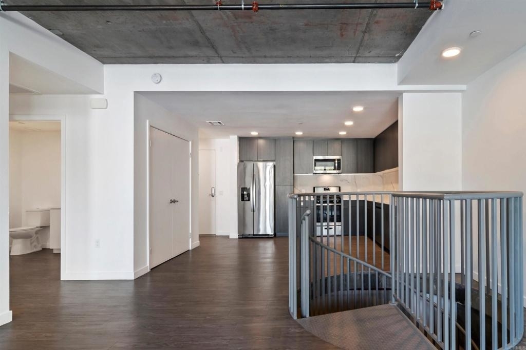5750 Hollywood Boulevard - Photo 4