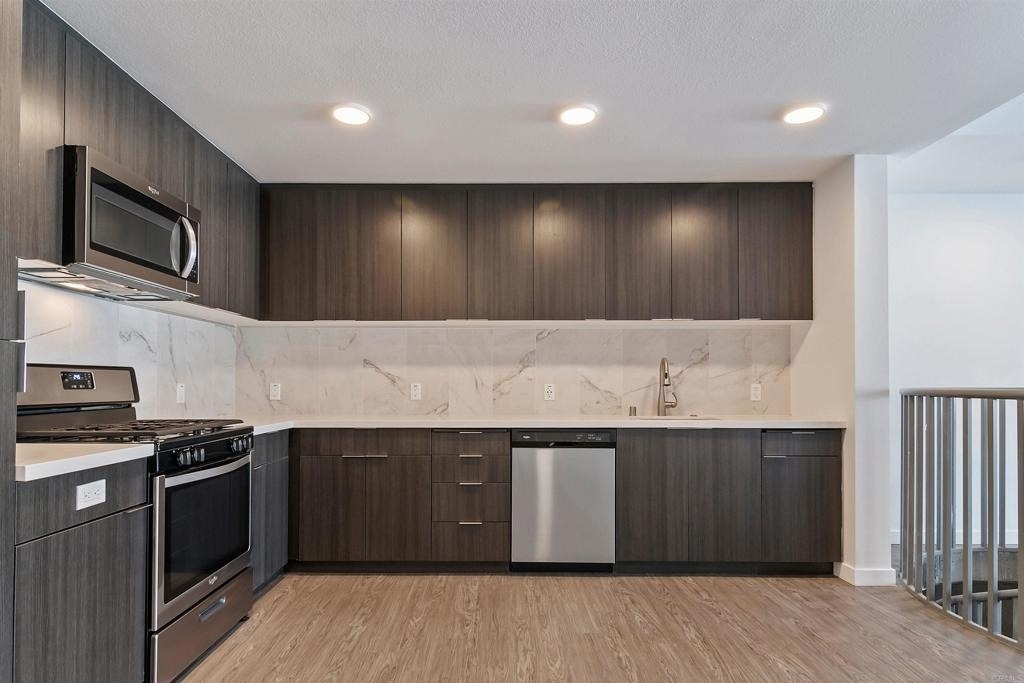 5750 Hollywood Boulevard - Photo 10