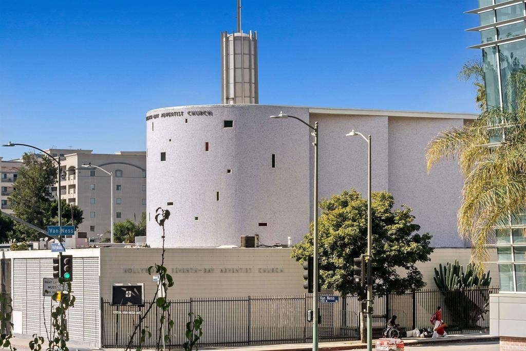 5750 Hollywood Boulevard - Photo 41