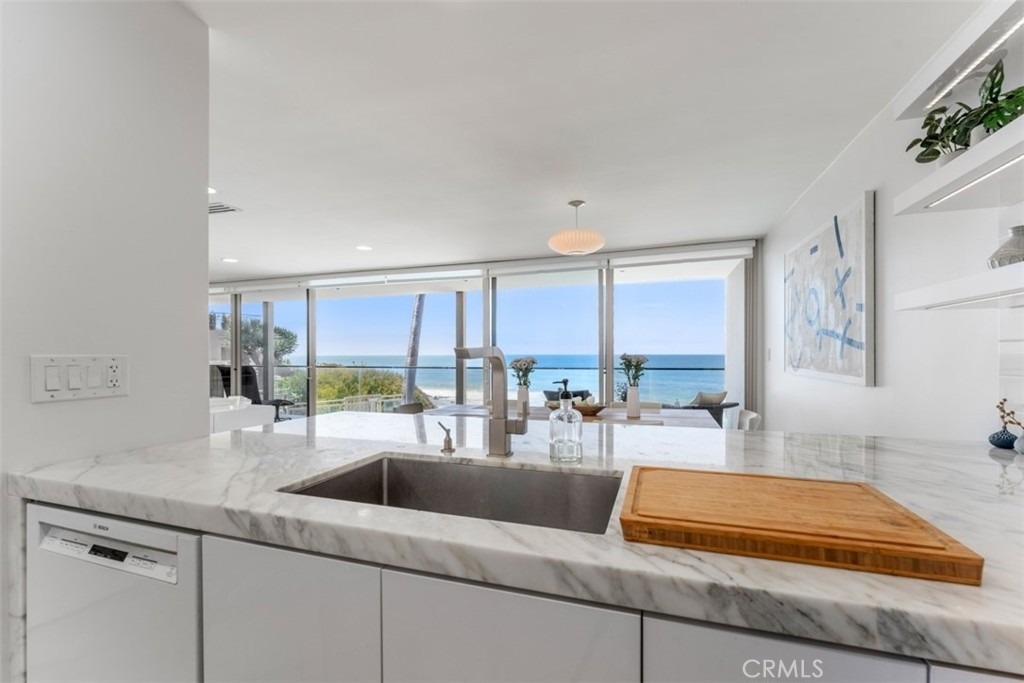 1585 S Coast - Photo 8