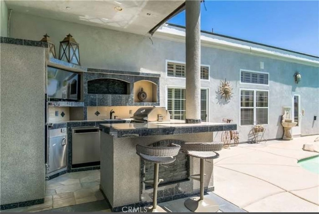 685 Bradbury - Photo 14