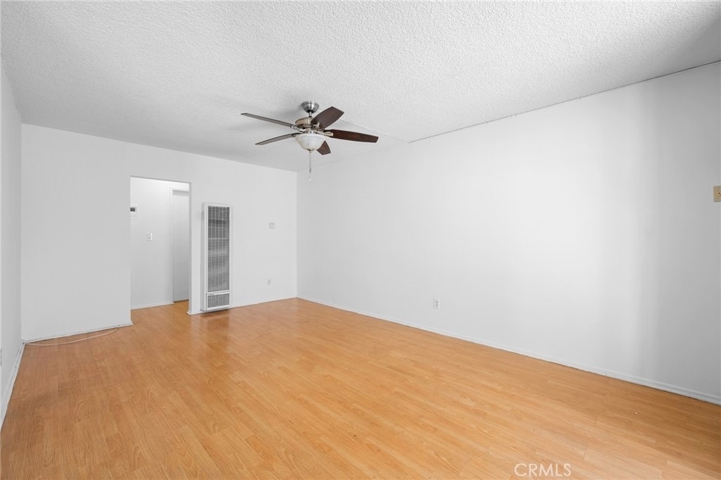 208 E Chevy Chase Drive - Photo 2