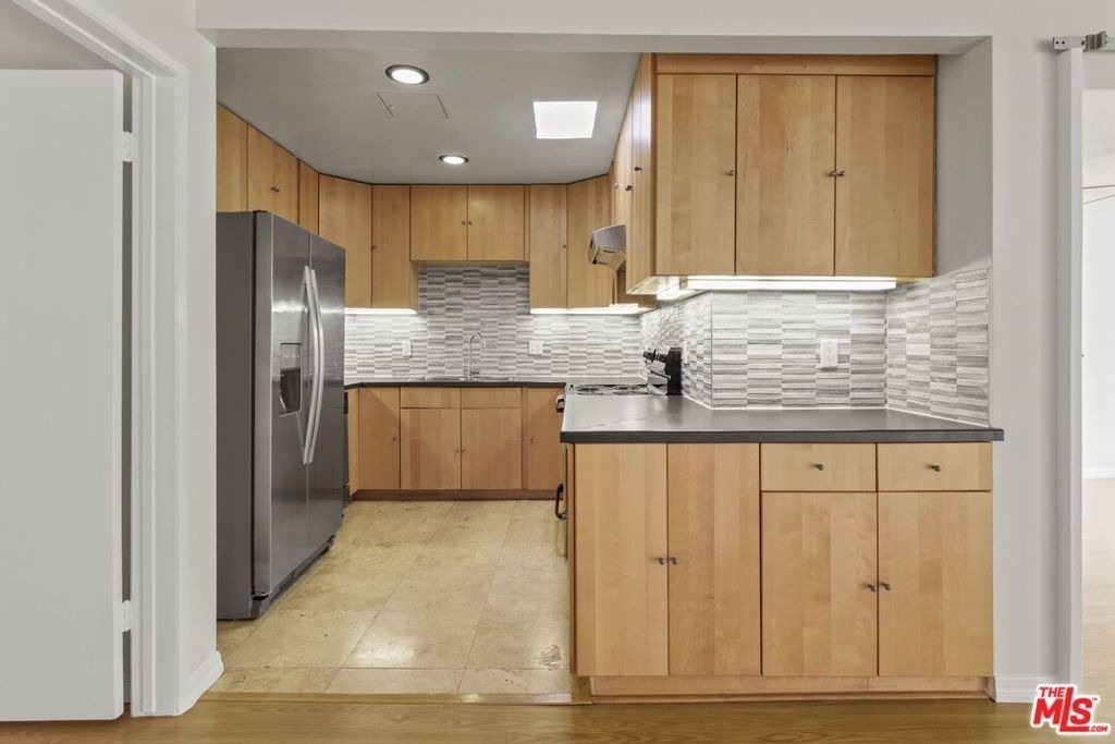 1033 6th Street - Photo 1