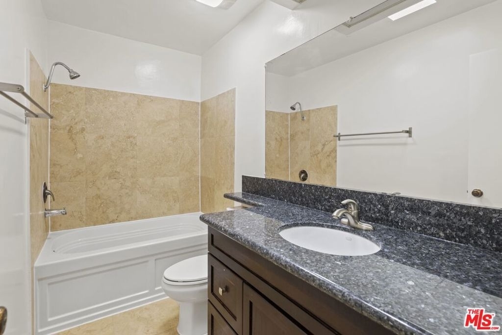 1033 6th Street - Photo 6