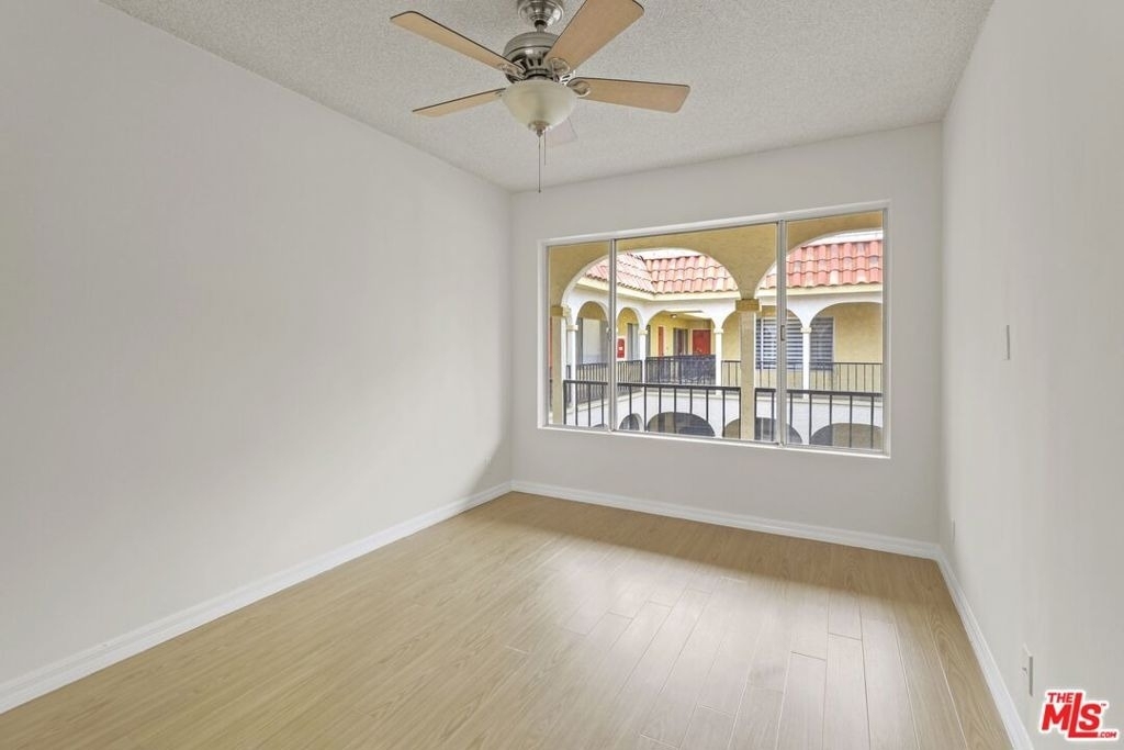 1033 6th Street - Photo 16