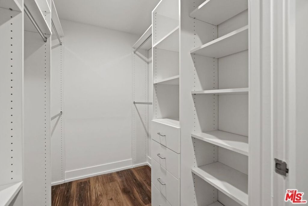838 Hudson - Photo 8