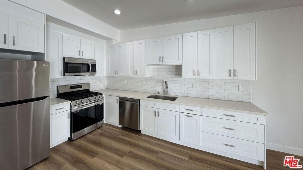 3630 Midvale Avenue - Photo 3