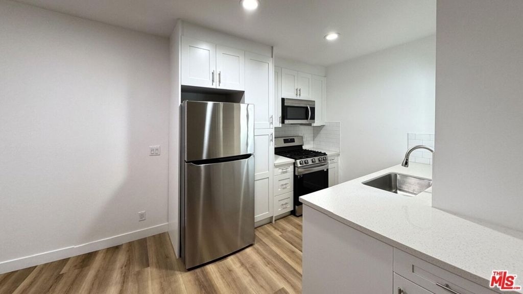 3630 Midvale Avenue - Photo 5