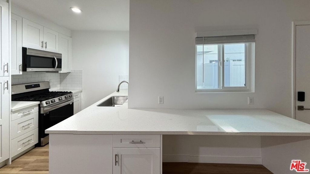 3630 Midvale Avenue - Photo 6