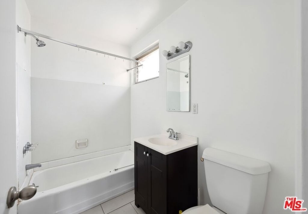 7550 Fountain - Photo 5