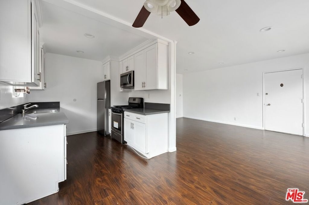 7550 Fountain - Photo 0