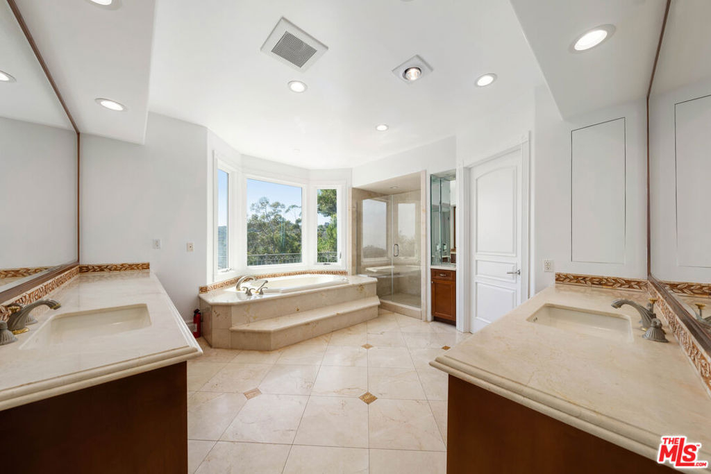 1425 N Tigertail Road - Photo 21