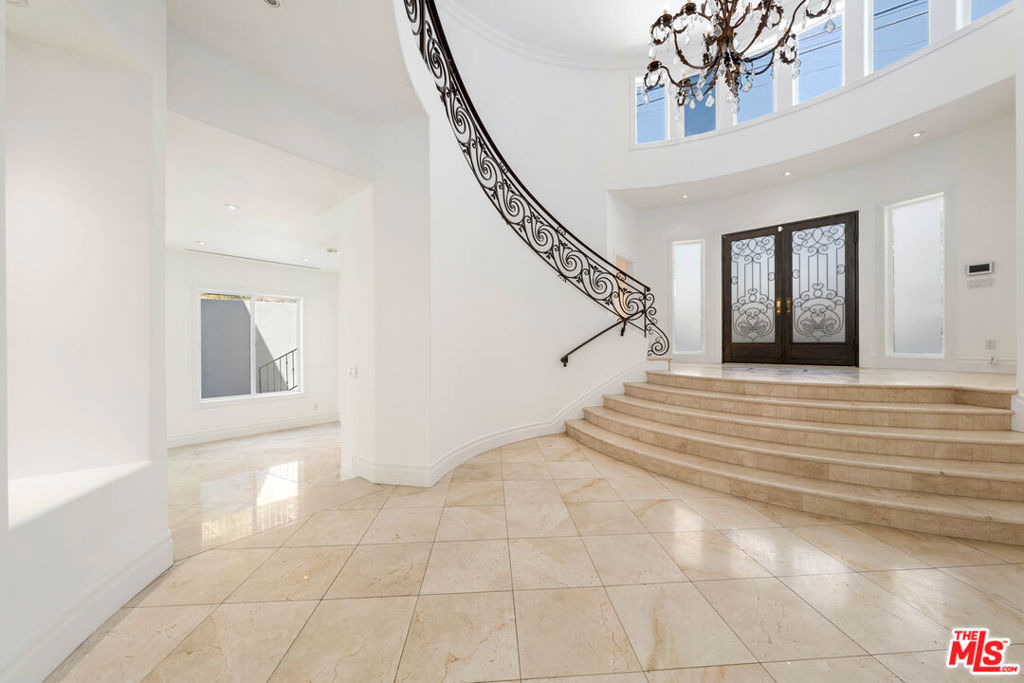 1425 N Tigertail Road - Photo 5