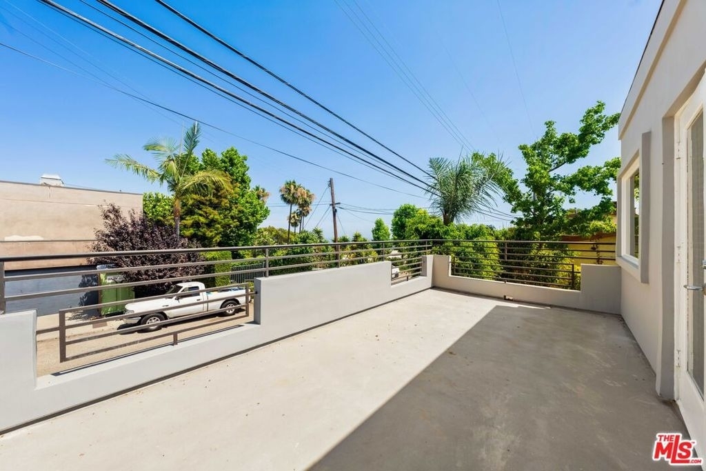 1425 N Tigertail Road - Photo 23