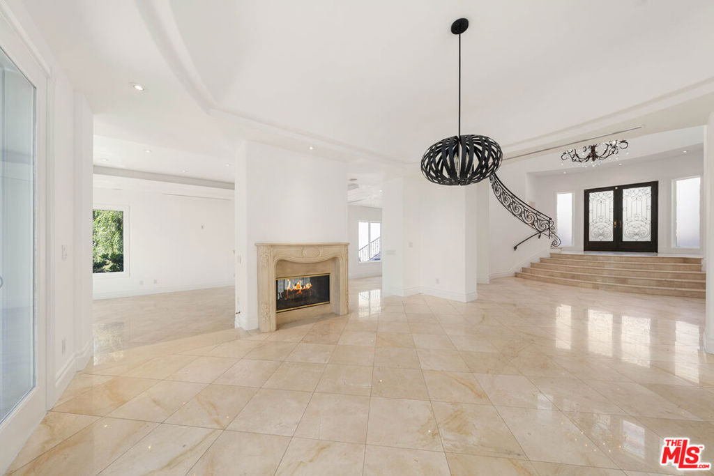 1425 N Tigertail Road - Photo 6