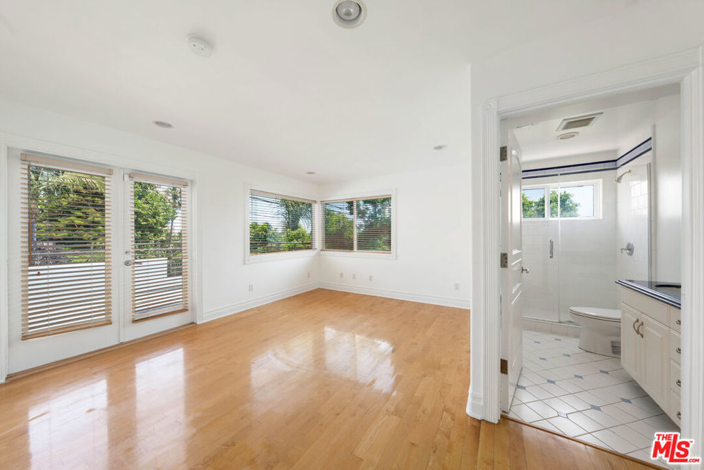 1425 N Tigertail Road - Photo 22