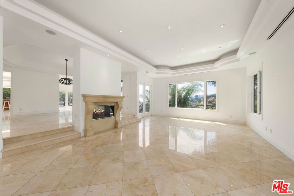 1425 N Tigertail Road - Photo 7