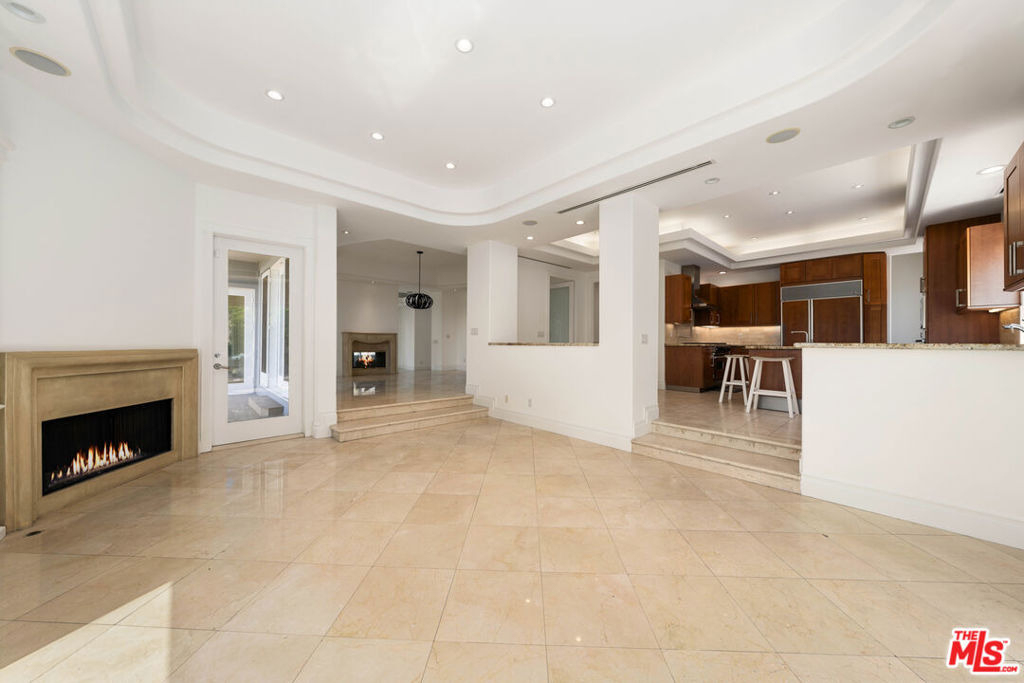 1425 N Tigertail Road - Photo 10
