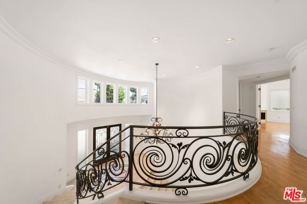 1425 N Tigertail Road - Photo 14