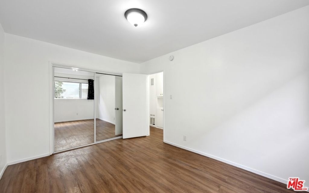 633 N Hayworth Avenue - Photo 5