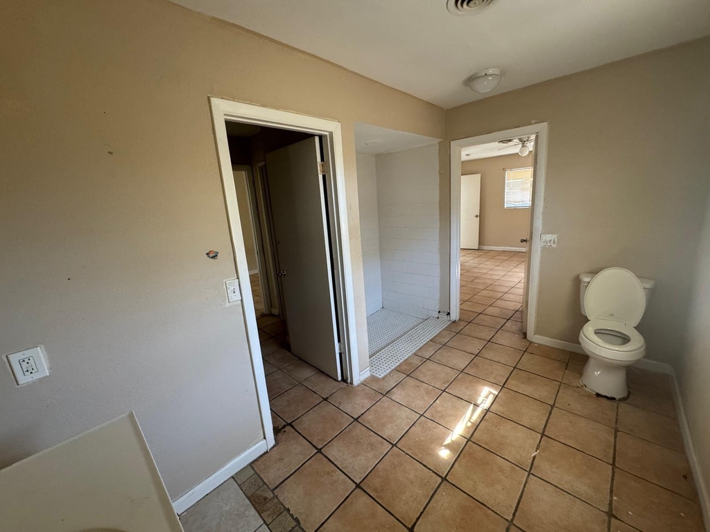 1430 N Stacy Street N - Photo 7