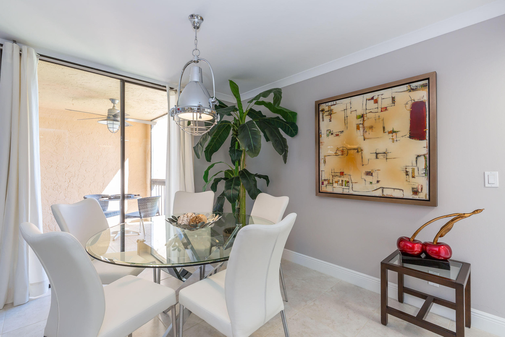 2455 Lindell Boulevard - Photo 5