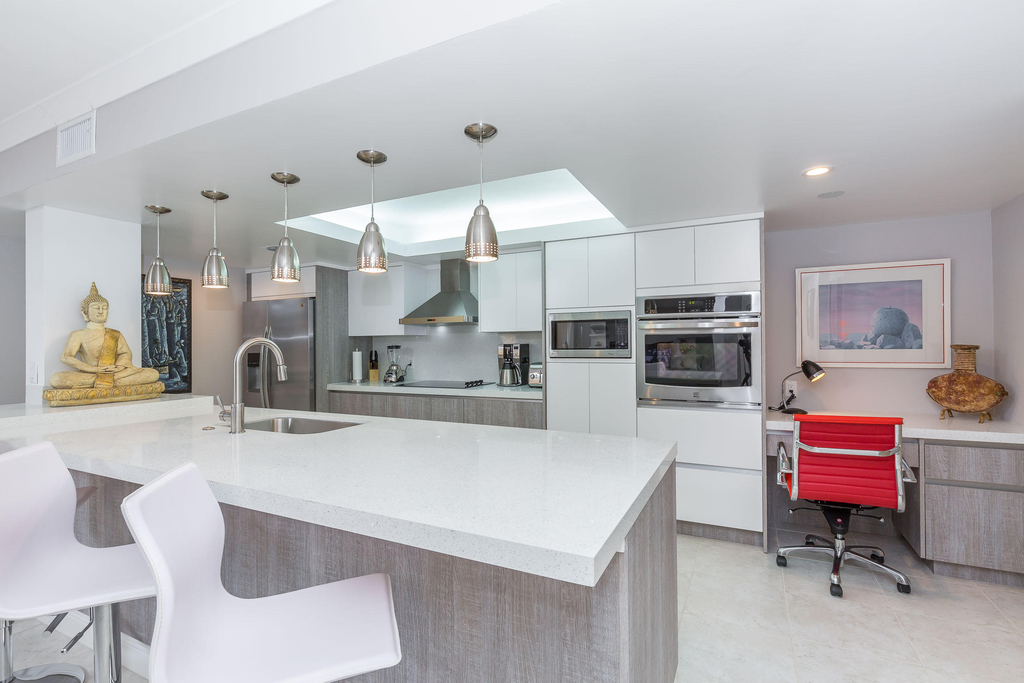 2455 Lindell Boulevard - Photo 22