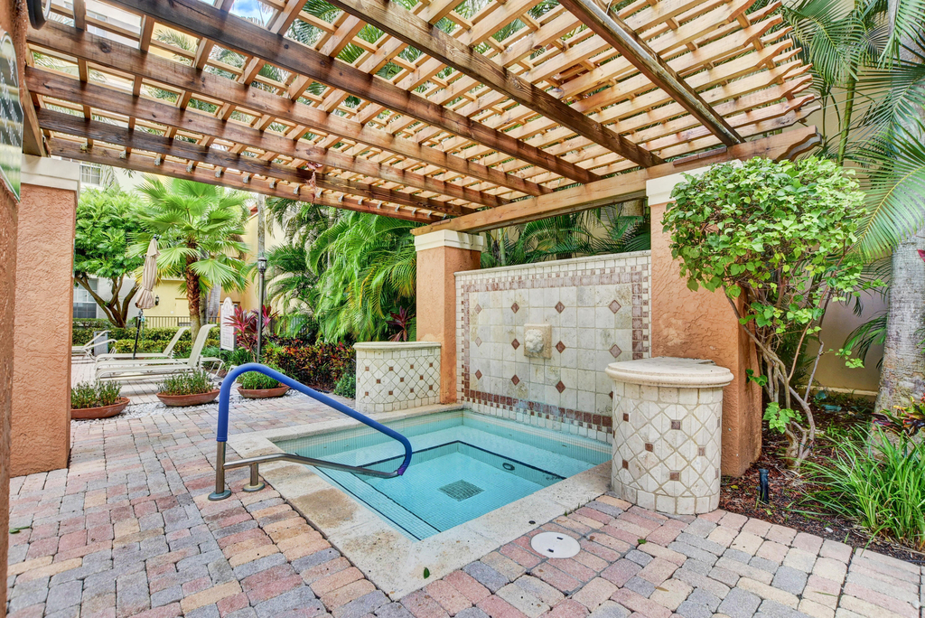 630 S Sapodilla Avenue - Photo 32