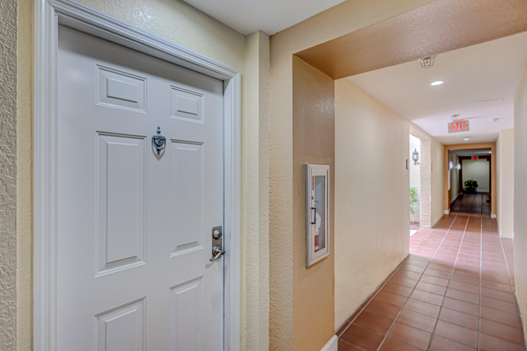 630 S Sapodilla Avenue - Photo 3