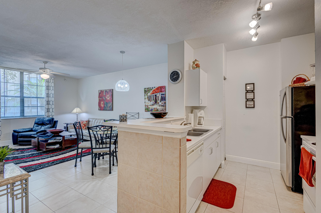 630 S Sapodilla Avenue - Photo 17