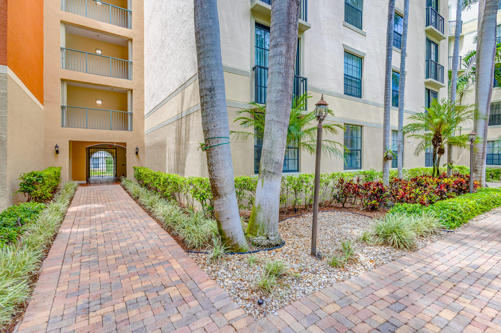 630 S Sapodilla Avenue - Photo 35