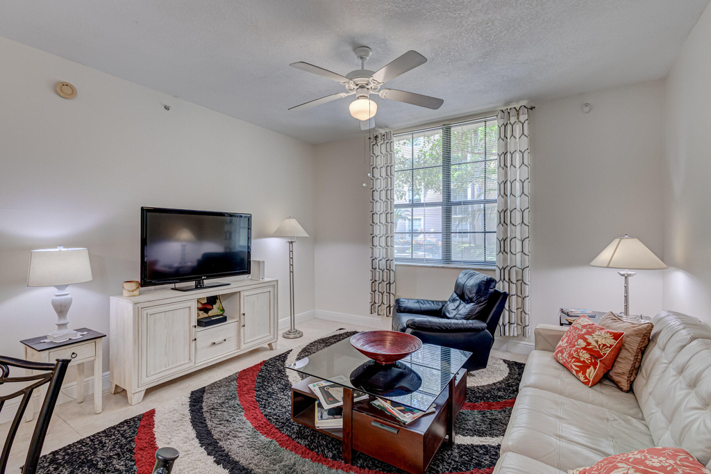 630 S Sapodilla Avenue - Photo 4
