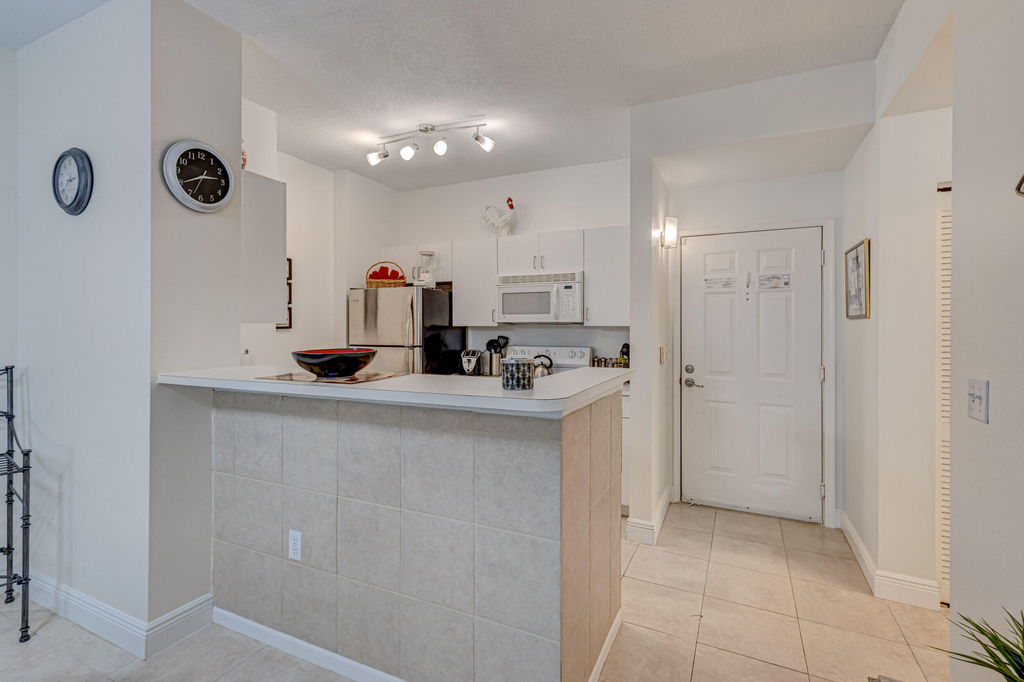 630 S Sapodilla Avenue - Photo 16