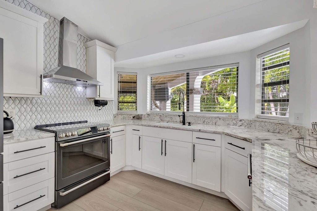 1915 Newhaven Avenue - Photo 22