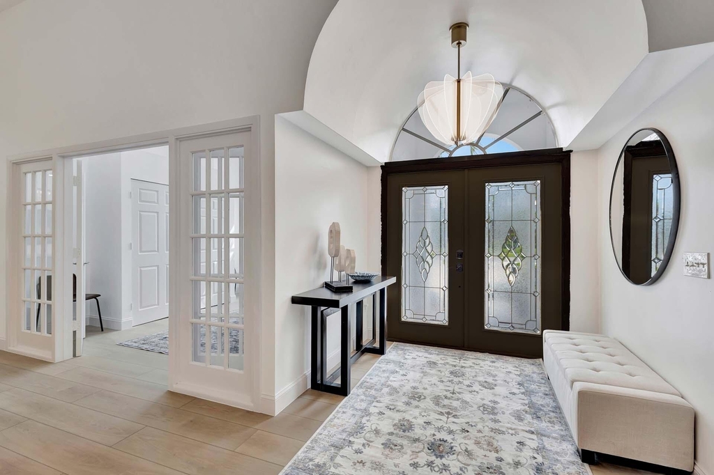 1915 Newhaven Avenue - Photo 1