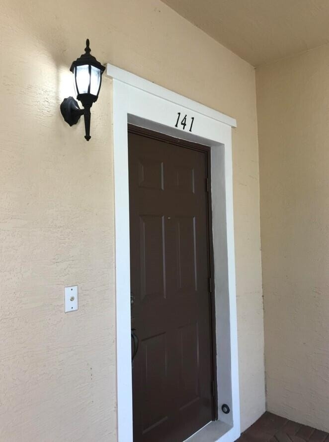 141 E Thatch Palm Circle - Photo 0