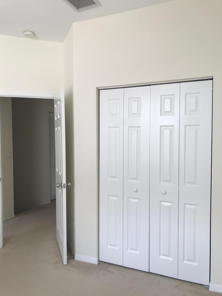 141 E Thatch Palm Circle - Photo 19