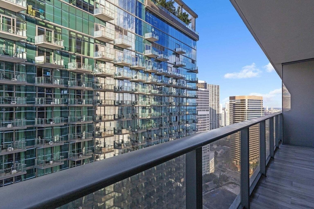 801 S Miami Avenue - Photo 2