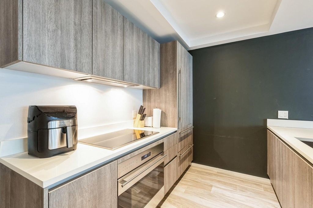 801 S Miami Avenue - Photo 36