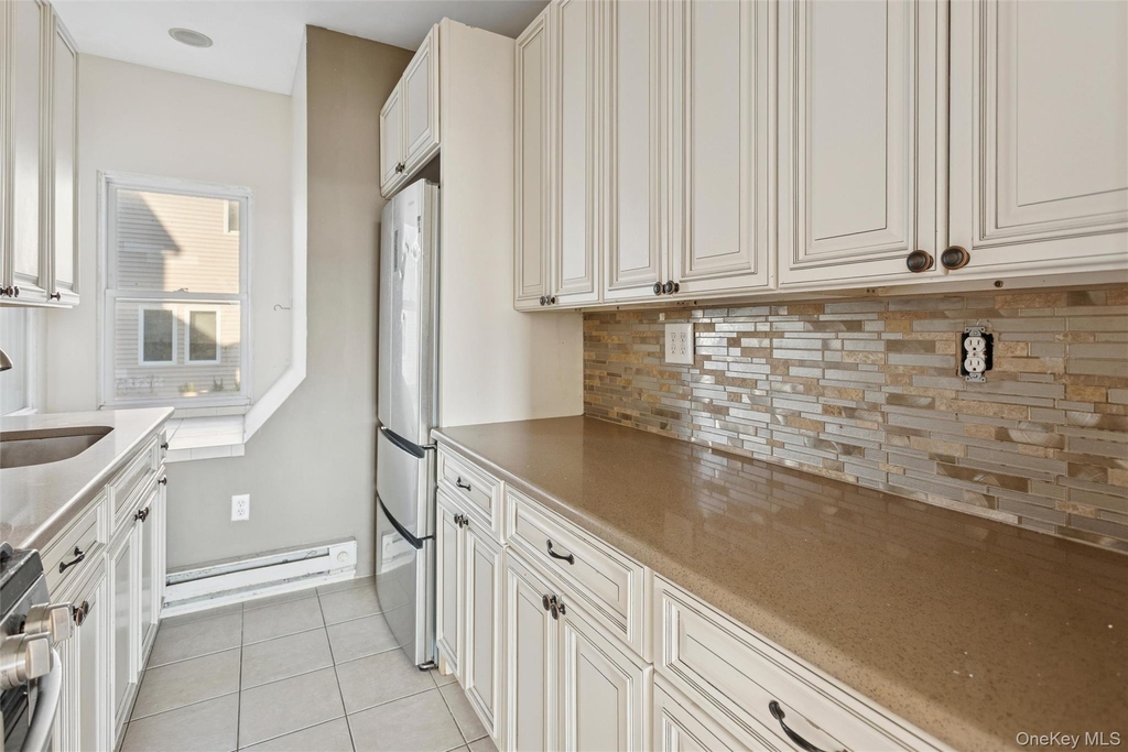 23 Troy Avenue - Photo 4