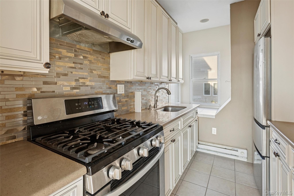 23 Troy Avenue - Photo 3