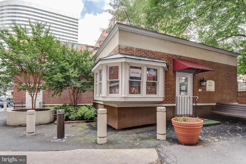 1111 Arlington Boulevard - Photo 5