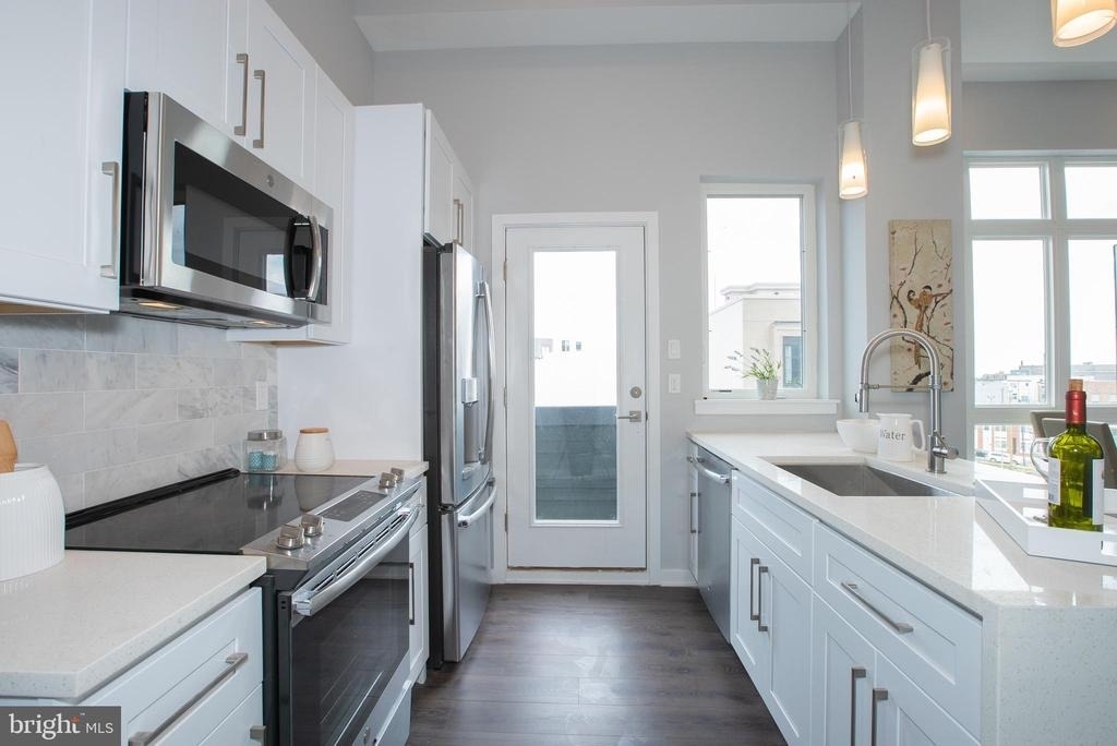 1534 Ridge Avenue - Photo 6