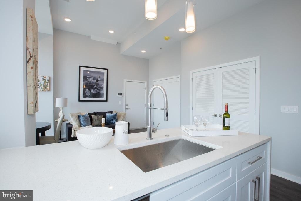 1534 Ridge Avenue - Photo 5