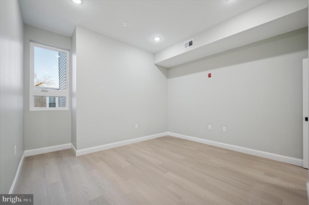 103 103 N 63rd - Photo 7