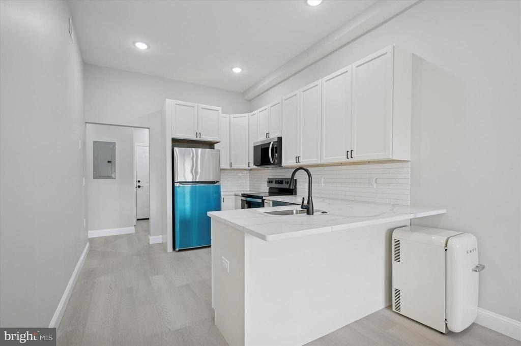 103 103 N 63rd - Photo 2
