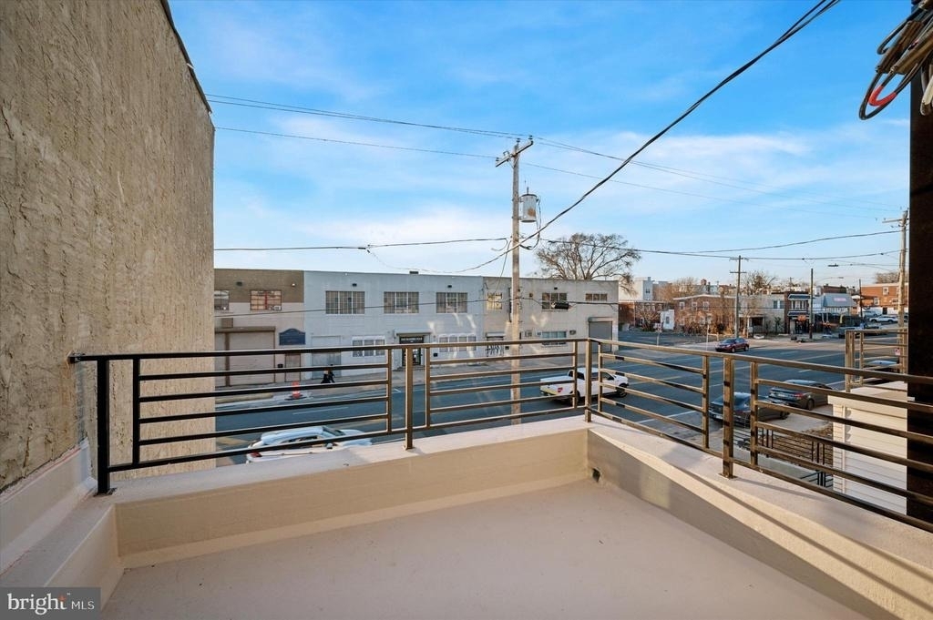 103 103 N 63rd - Photo 5
