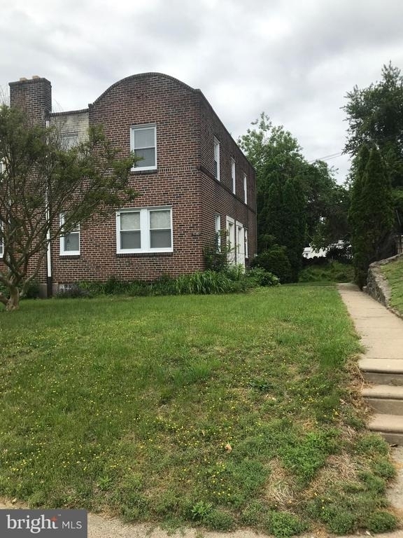 636 W Park Lane - Photo 5