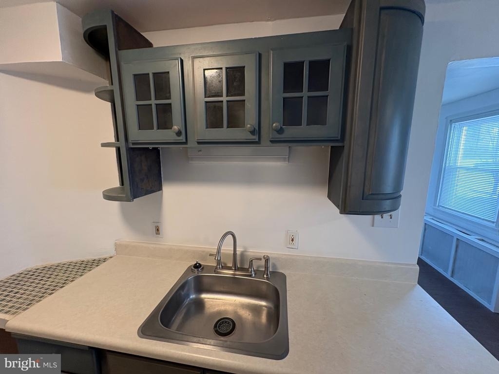 636 W Park Lane - Photo 13